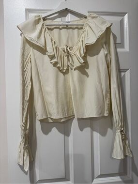 WeWoreWhat Cream Ruffle V‑Neck Long Sleeve Blouse